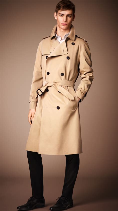 doe burberry coats still use the same materials|Burberry trench men's.